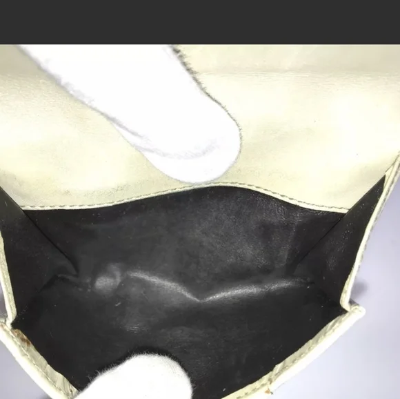 GUCCI🥳HP🥳Gucci GG White Leather Wallet - Picture 4 of 12